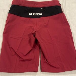 B1612 NWOT-Women’s Dharco MTB shorts SZ - SMALL